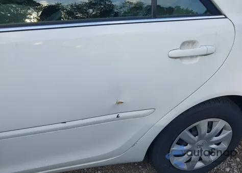 2005 Toyota Camry Le/Xle/Se z USA, uszkodzony, nr VIN 4T1BE30K65U534824